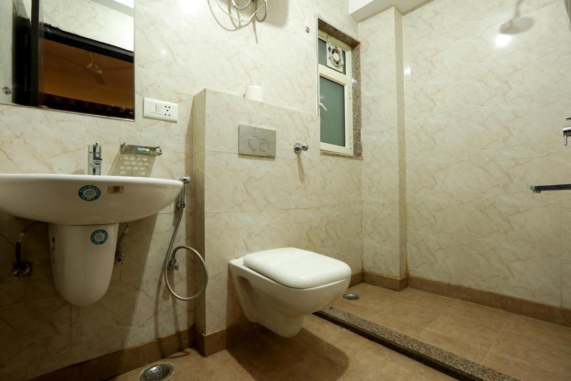ניו דלהי Hotel Ark Wood At Airport מראה חיצוני תמונה